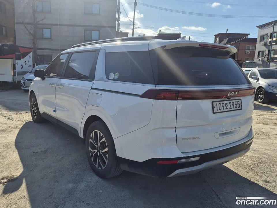 Kia Carnival 9 2023 — миниатюра 3