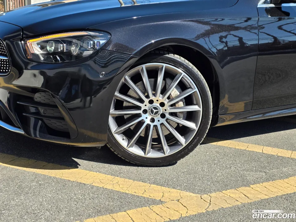 Mercedes-Benz E-Class E350 4MATIC AMG Line 2022 — миниатюра 3