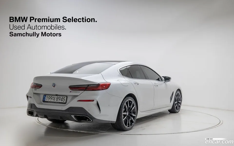 BMW 8 Series M850i xDrive 2023 — миниатюра 4