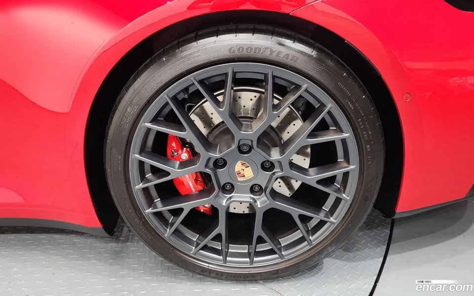 Porsche 911 (992) GTS 2025 — миниатюра 5