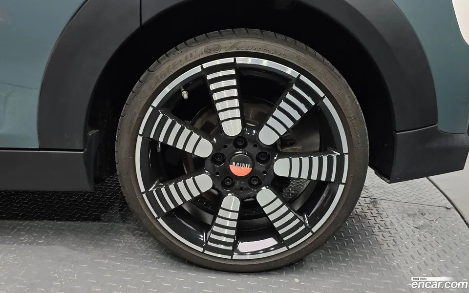 MINI Cooper S 5 2023 — миниатюра 5