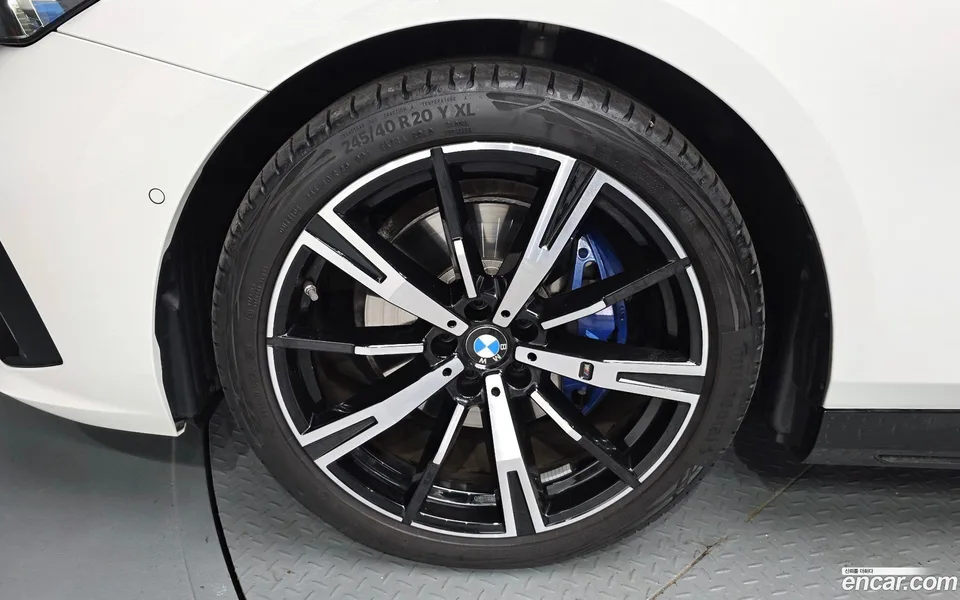 BMW 5 Series 530i xDrive M 2024 — миниатюра 5