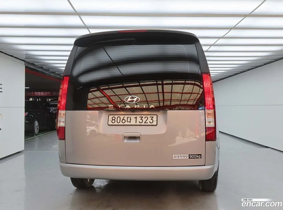 Hyundai Staria 3 2023 — миниатюра 3