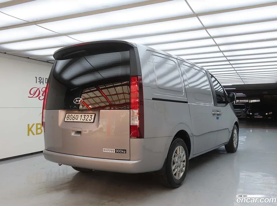 Hyundai Staria 3 2023 — миниатюра 4