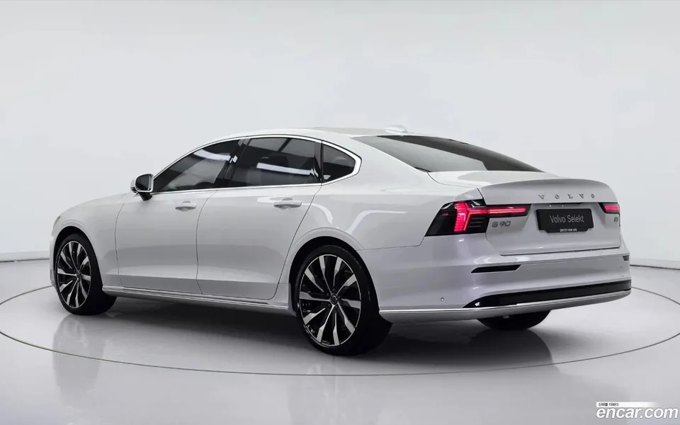 Volvo S90 B5 2025 — миниатюра 4