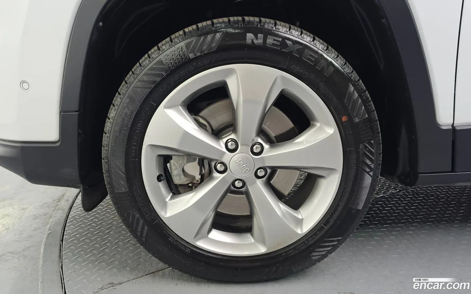 Jeep Cherokee 2.4 AWD 2022 — миниатюра 5