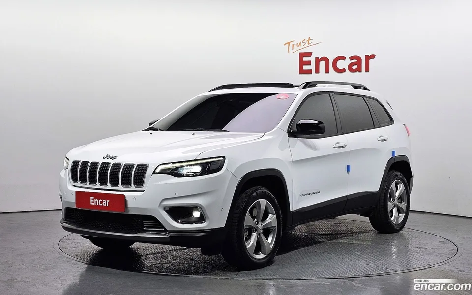 Jeep Cherokee (KL) 2.4 AWD 2022 — фото 1, купить с доставкой в Москву