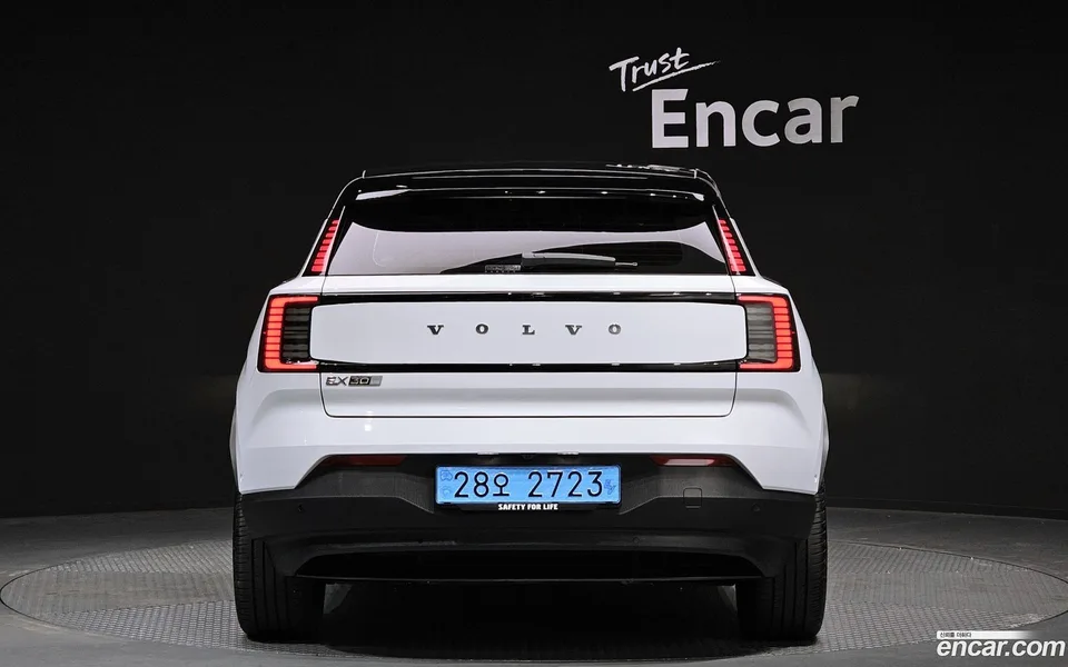 Volvo EX30 2025 — миниатюра 4