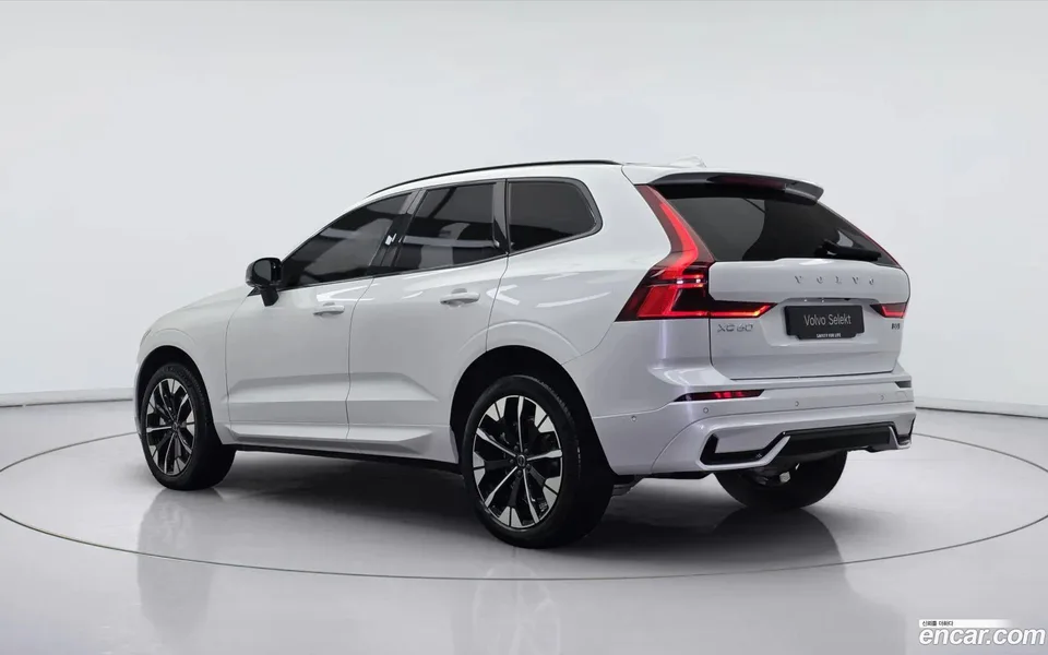 Volvo XC60 B5 2026 — миниатюра 2