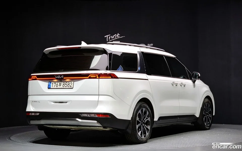 Kia Carnival 9 2022 — миниатюра 2