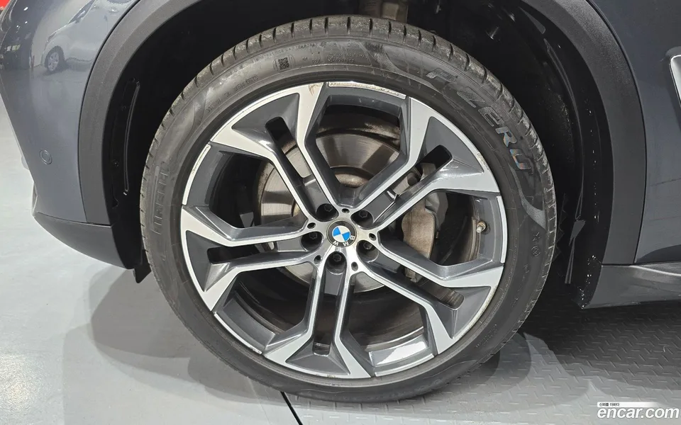 BMW X5 xDrive 40i xLine 2022 — миниатюра 5