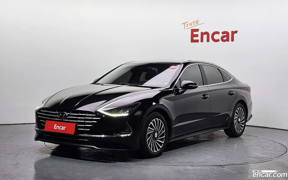 Hyundai Sonata Hybrid 2023 — фото 1, купить с доставкой в Москву