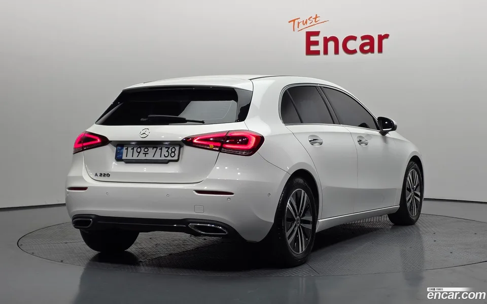 Mercedes-Benz A-Class A220 2022 — миниатюра 2