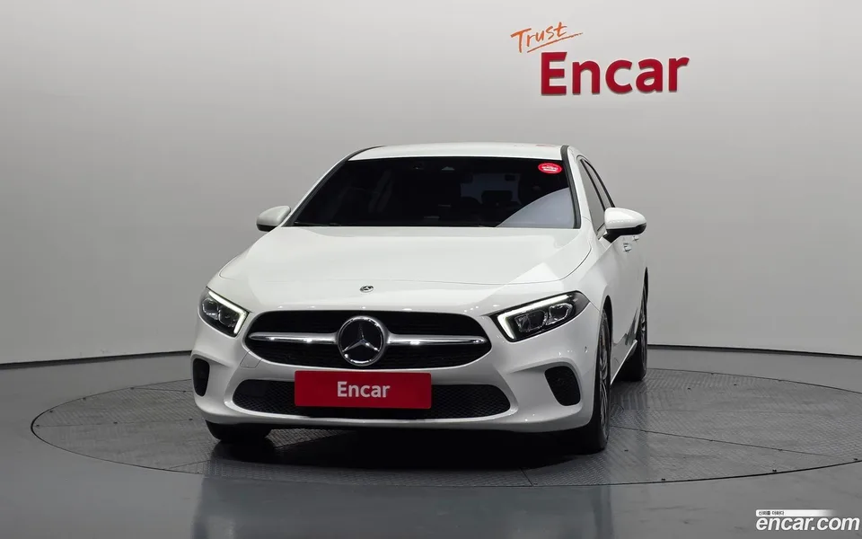 Mercedes-Benz A-Class A220 2022 — миниатюра 3