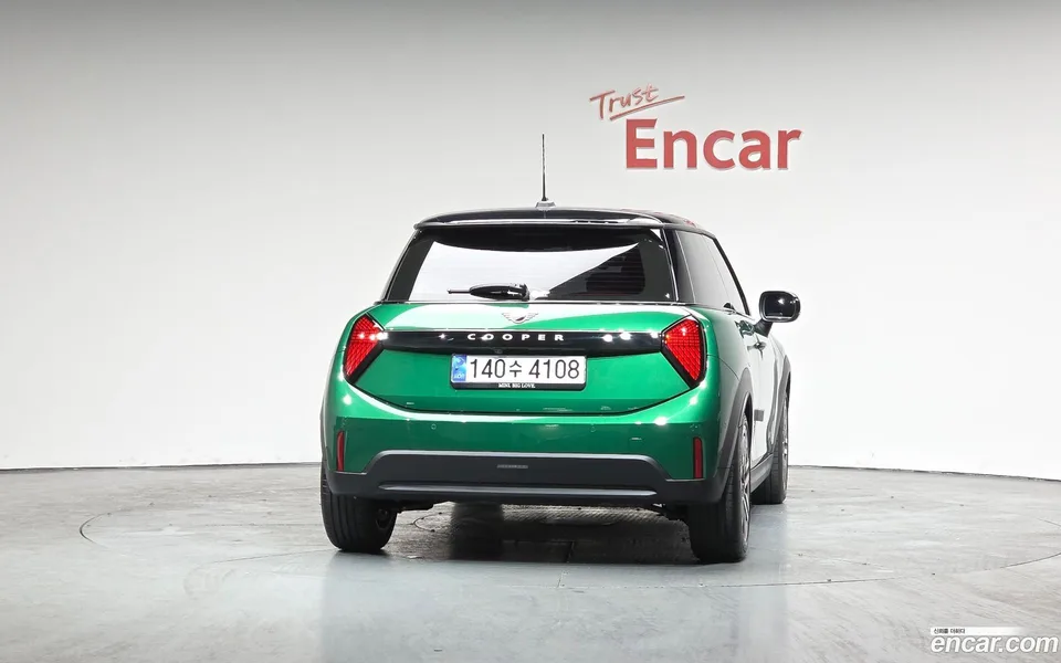 MINI Cooper C 2024 — миниатюра 4