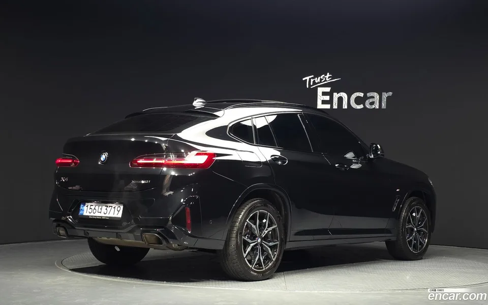 BMW X4 xDrive20i M 2022 — миниатюра 2