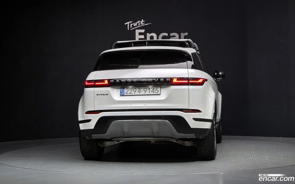Land Rover Range Rover Evoque P250 S 2024 — миниатюра 4