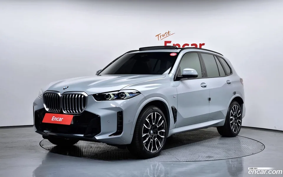 BMW X5 xDrive 30d M 2025 — фото 1, купить с доставкой в Москву