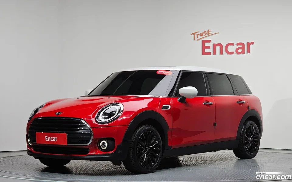 MINI Cooper Clubman 2023 — фото 1, купить с доставкой в Москву