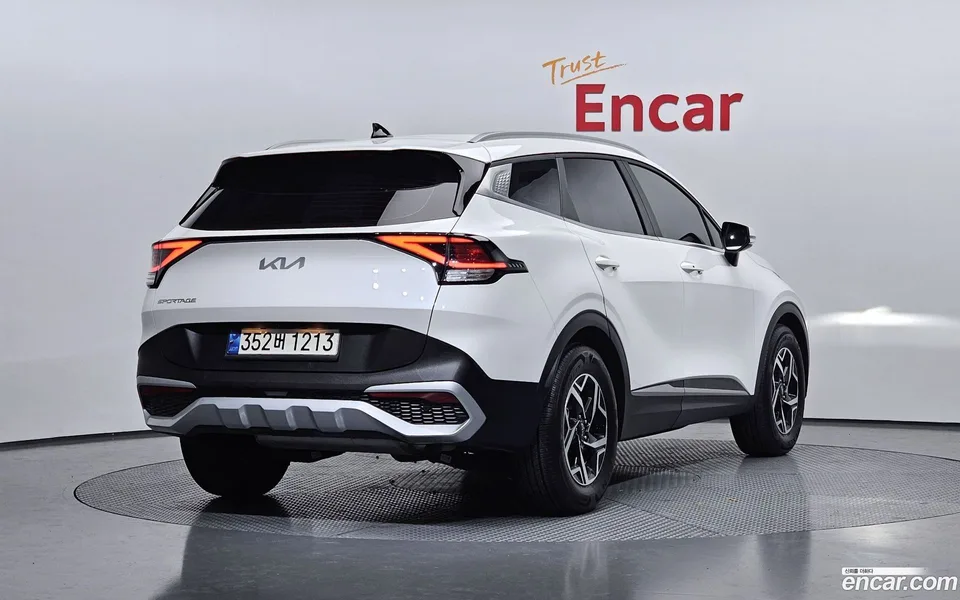 Kia Sportage 1.6 2WD 2023 — миниатюра 2