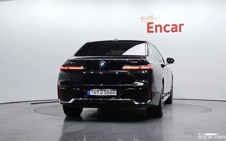 BMW 7 Series 740d xDrive M 2024 — миниатюра 4
