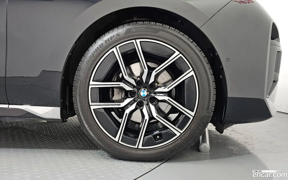 BMW 7 Series 740d xDrive M 2024 — миниатюра 5