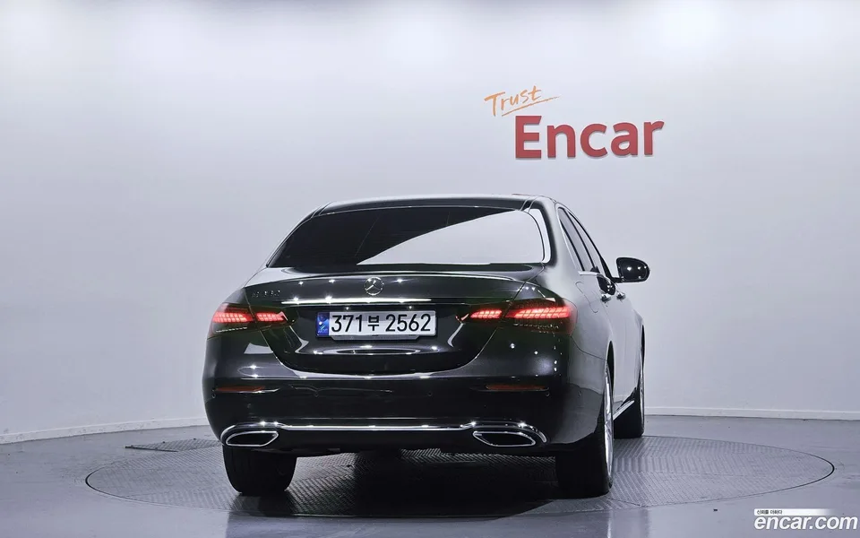 Mercedes-Benz E-Class E250 2022 — миниатюра 4