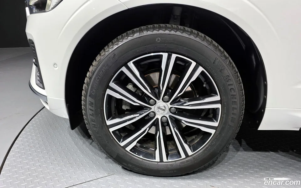 Volvo XC60 B5 2022 — миниатюра 5
