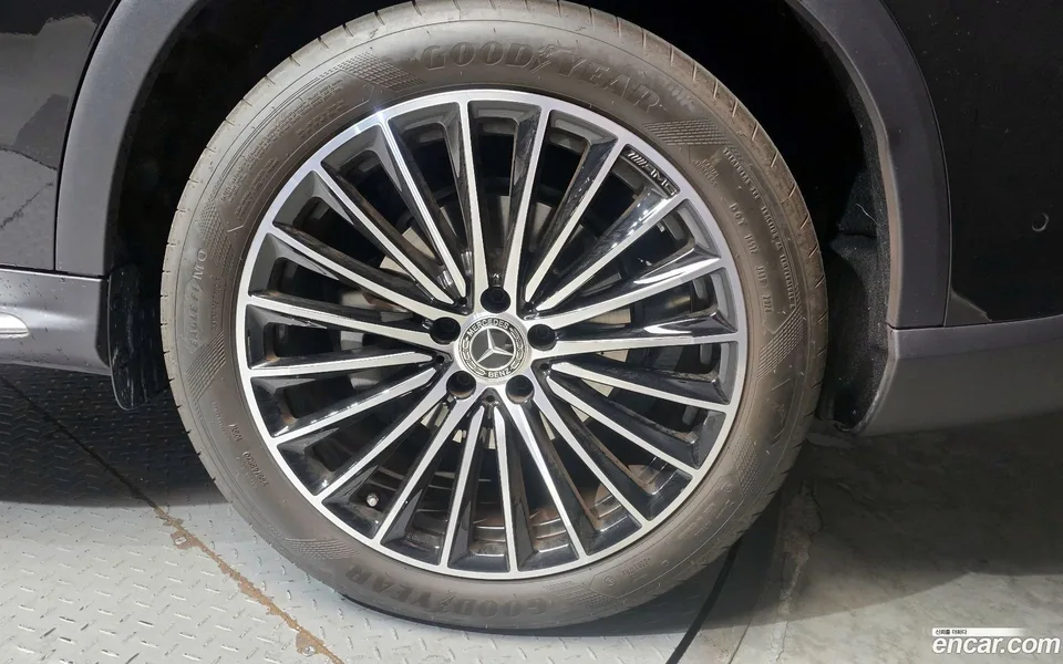 Mercedes-Benz GLC-Class GLC300 4MATIC 2024 — миниатюра 5