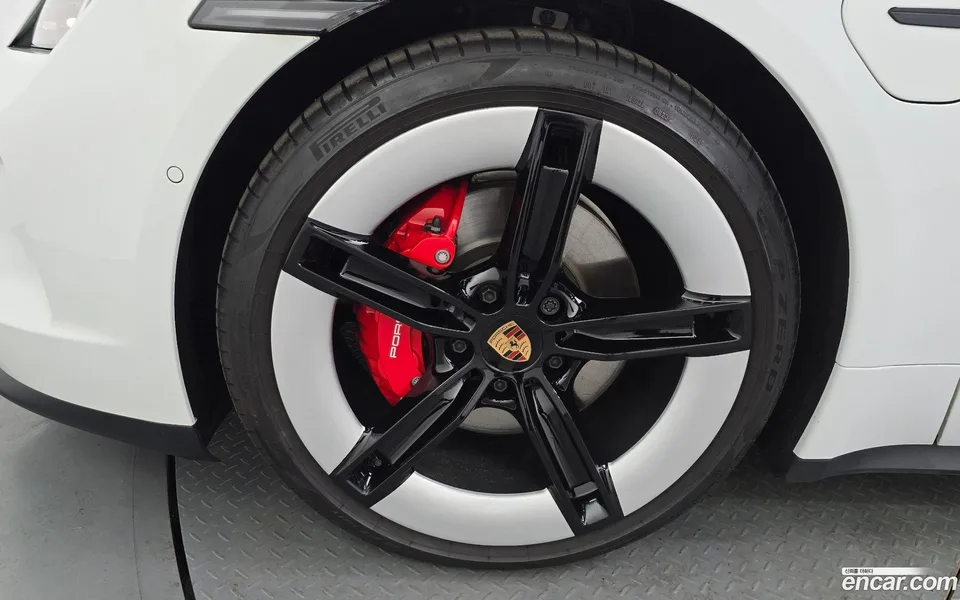 Porsche Taycan 4S 2025 — миниатюра 5