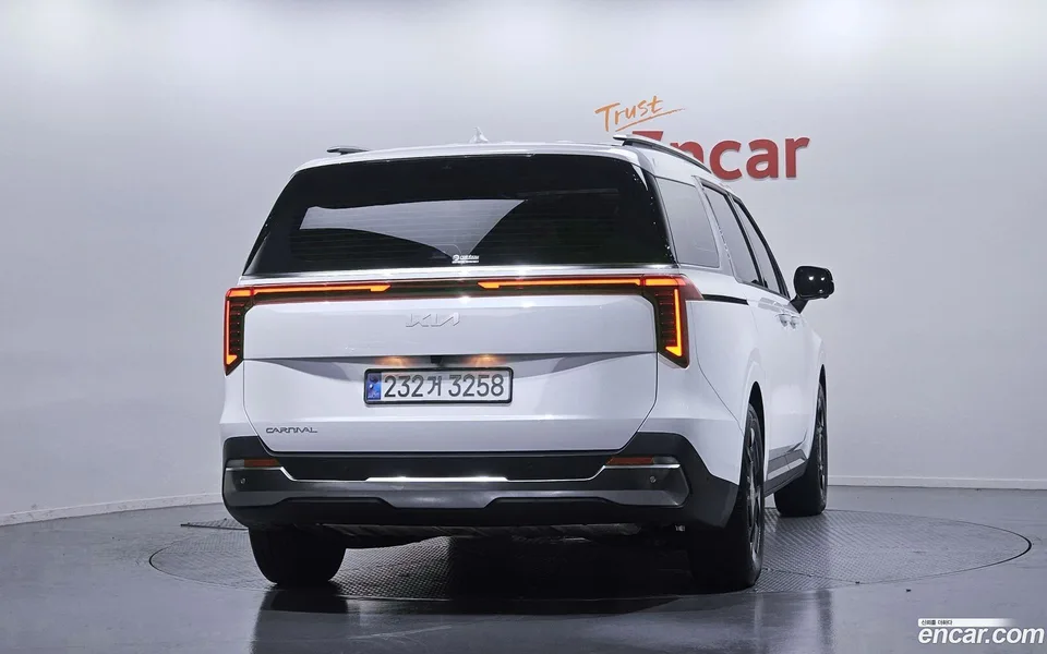 Kia Carnival 9 2024 — миниатюра 3