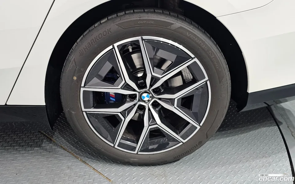 BMW 5 Series 520i M 2025 — миниатюра 5