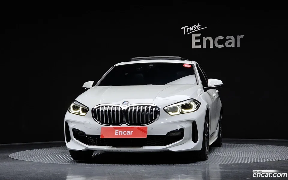 BMW 1 Series 120i M 2023 — миниатюра 3