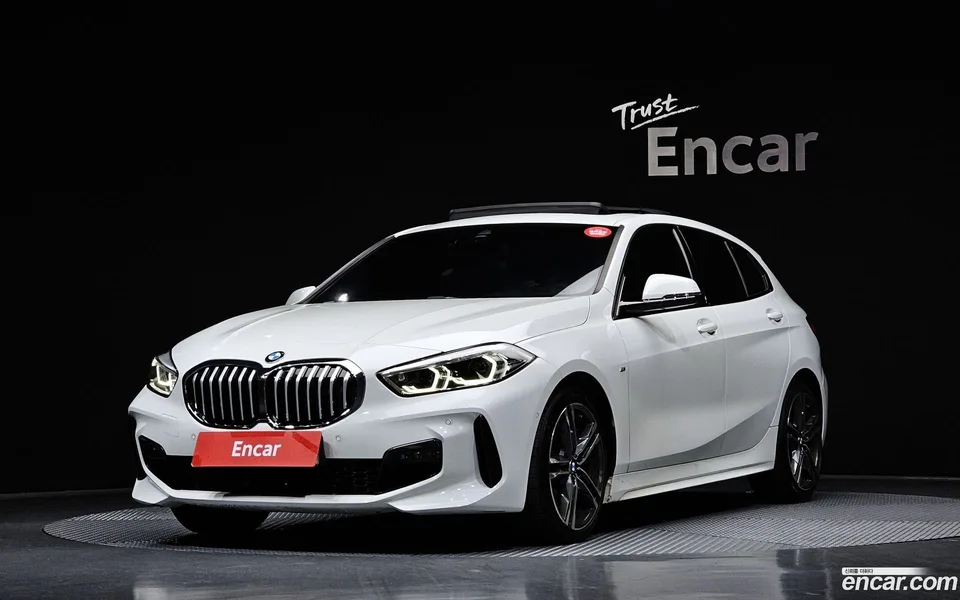 BMW 1 Series 120i M 2023 — фото 1, купить с доставкой в Москву