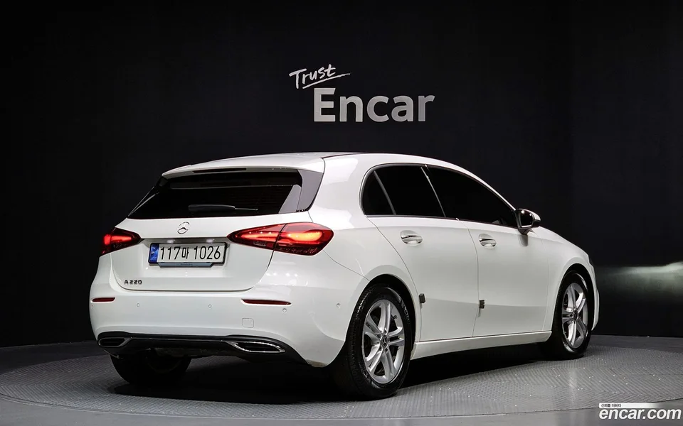 Mercedes-Benz A-Class A220 2023 — миниатюра 2
