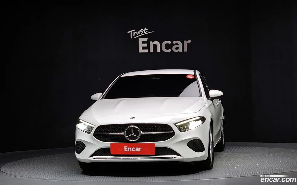 Mercedes-Benz A-Class A220 2023 — миниатюра 3