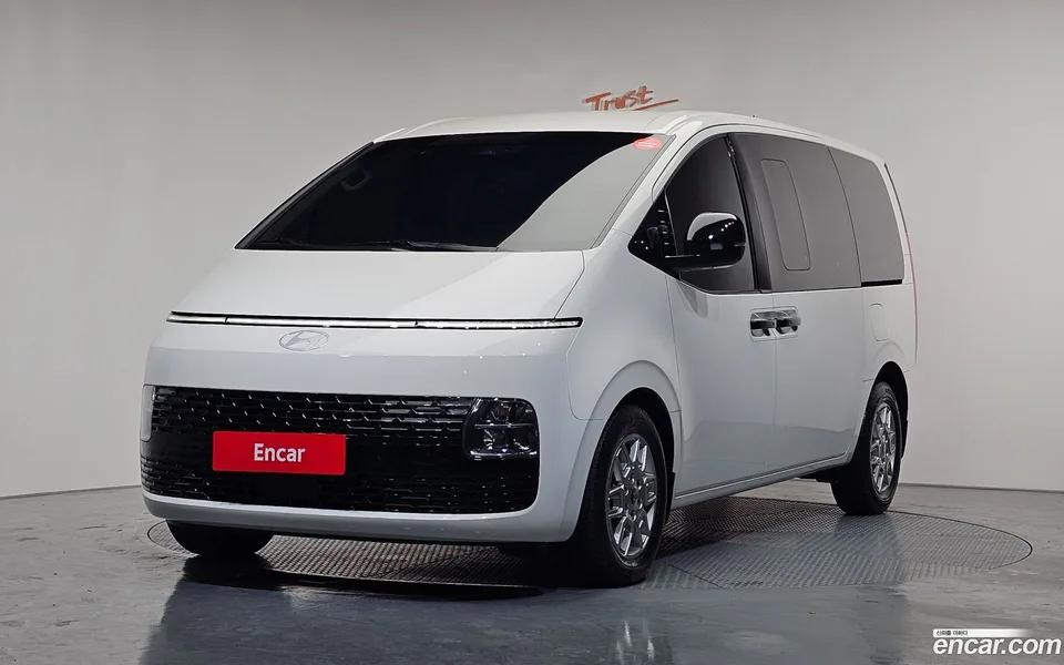 Hyundai Staria 5 2024 — фото 1, купить с доставкой в Москву