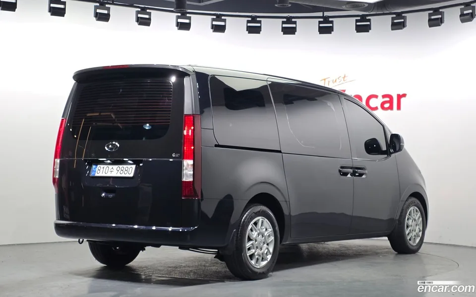 Hyundai Staria 3 2022 — миниатюра 2
