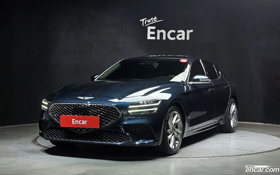 Genesis G70 2.0T 2WD 2023 — фото 1, купить с доставкой в Москву