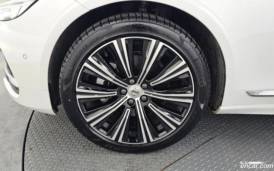 Volvo S90 B5 2024 — миниатюра 5