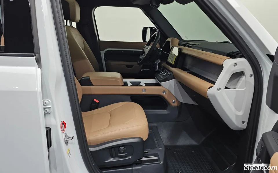 Land Rover Defender 110 P300 X- SE 2025 — миниатюра 3