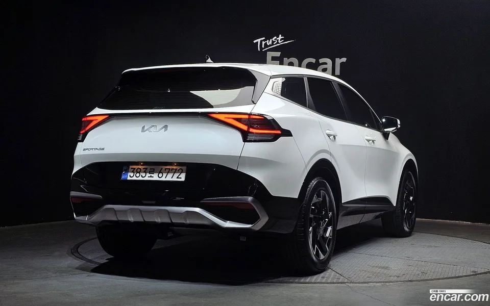 Kia Sportage 2.0 2WD 2023 — миниатюра 2