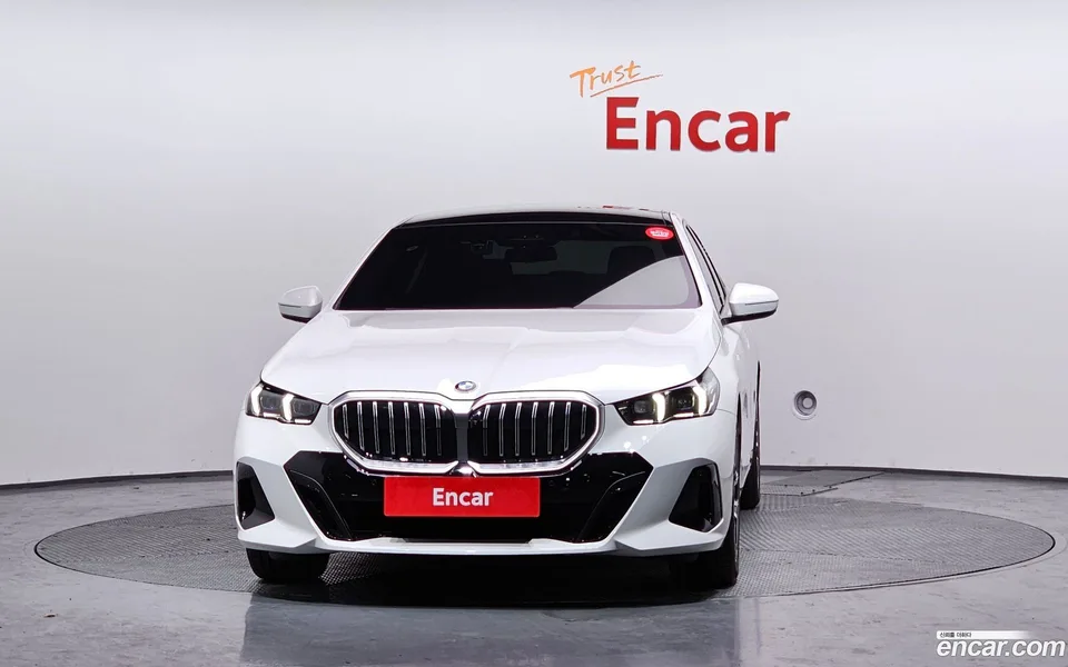 BMW 5 Series 520i M 2025 — миниатюра 3