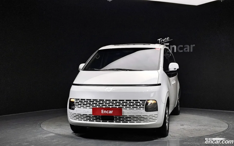 Hyundai Staria HEV 1.6 11 2024 — миниатюра 3