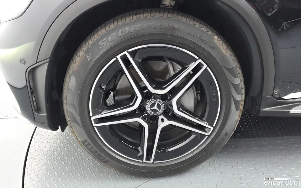 Mercedes-Benz GLC-Class GLC300 4MATIC 2023 — миниатюра 5