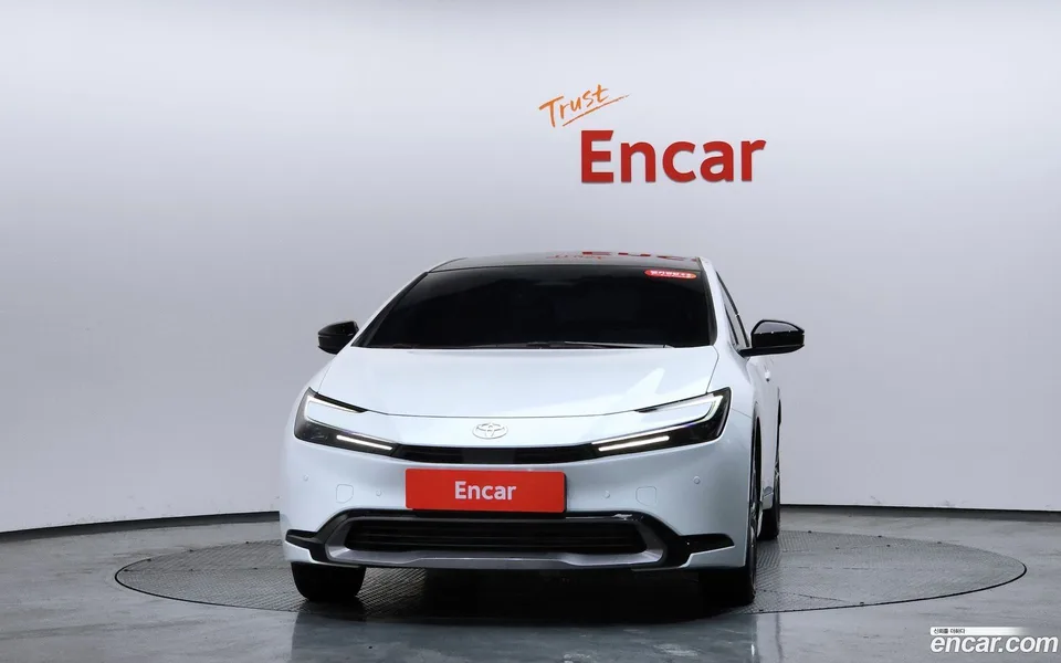 Toyota Prius 2.0 XLE 2024 — миниатюра 3