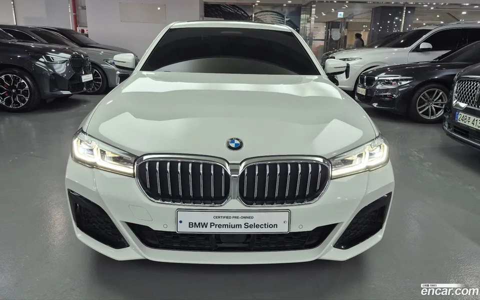 BMW 5 Series 530i xDrive M 2022 — миниатюра 2