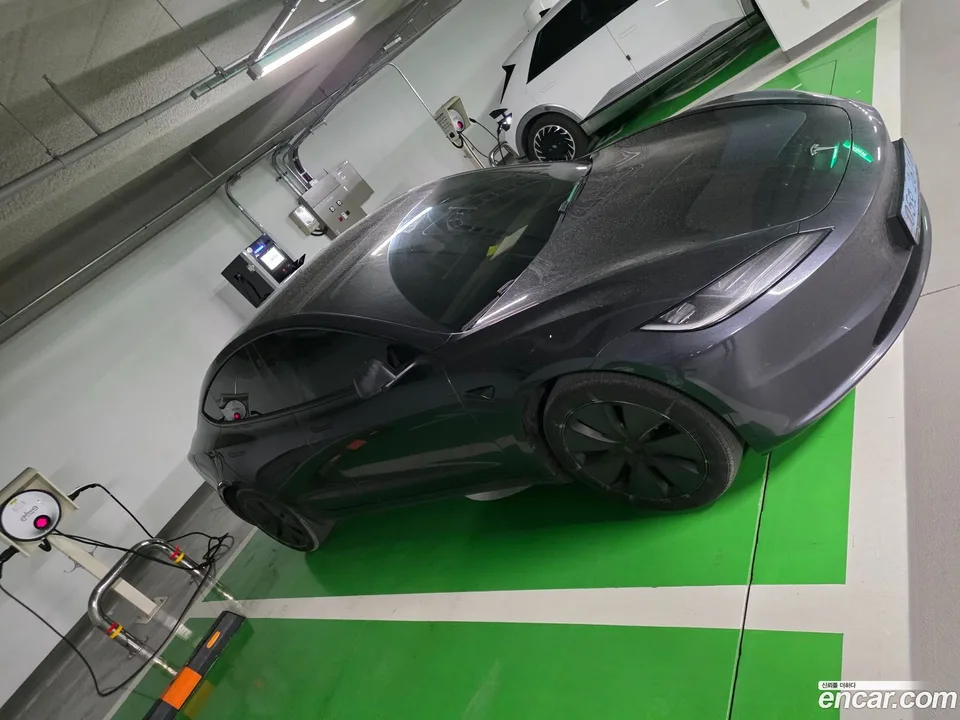 Tesla Model 3 RWD 2025 — миниатюра 3