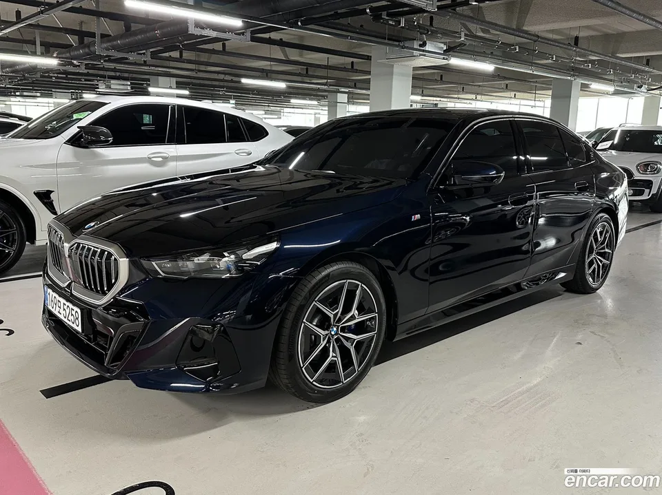 BMW 5 Series 520i M 2025 — миниатюра 3