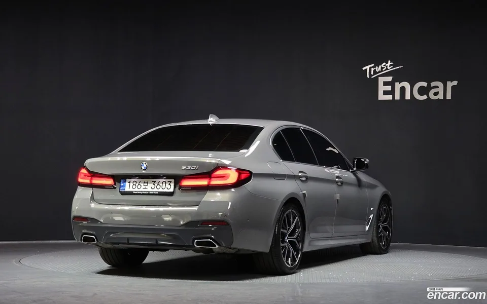 BMW 5 Series 530i M 2022 — миниатюра 2